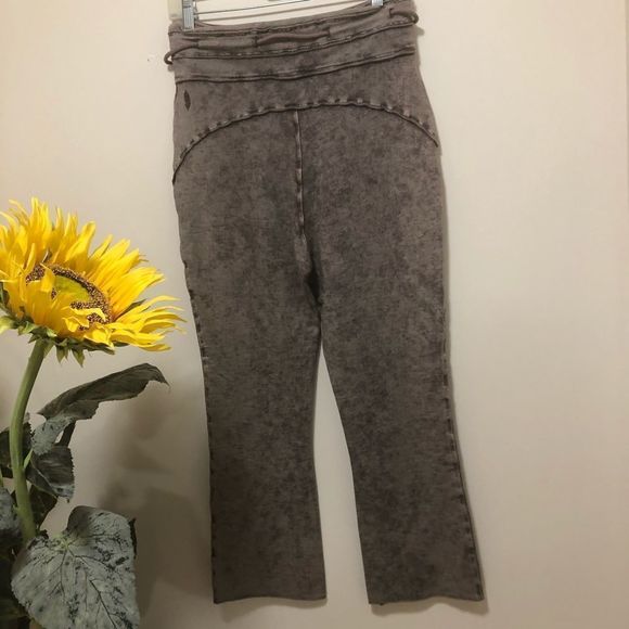 NWOT Free People Movement Cropped Joggers size M - Picture 5 of 8